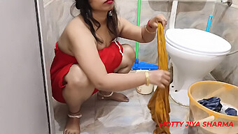 Desi Wife Seduces While Washing Clothes For Rough Sex With Explicit Hindi Audio